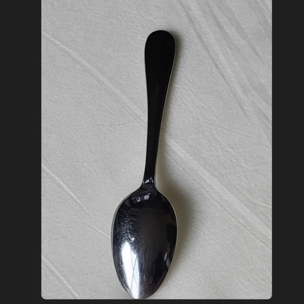 Oneida Pearl Teaspoon Royal Bead Edge Stainless Glossy Flatware Spoon 1 piece